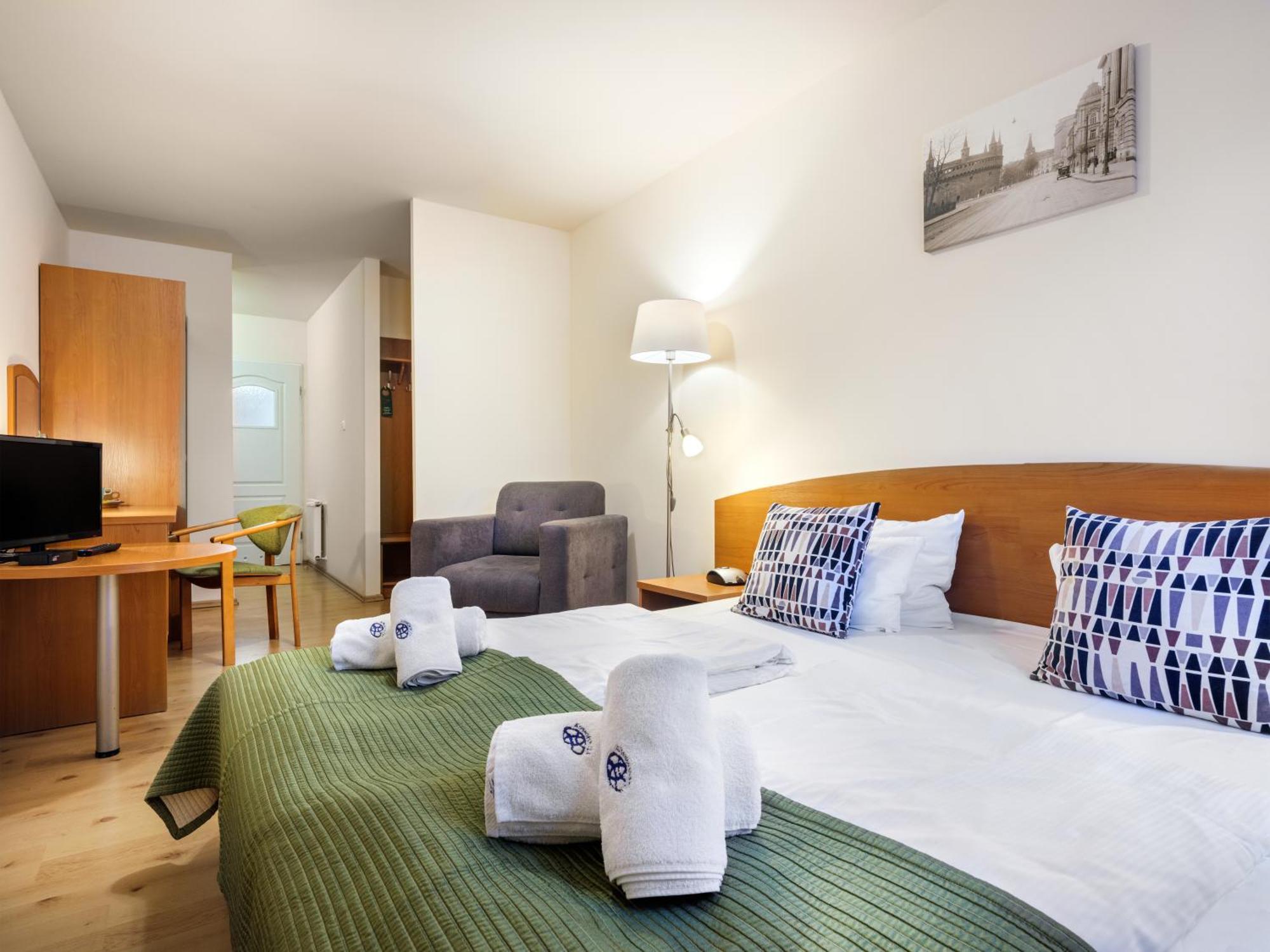 Deluxe Double or Twin Room,1543985557:JPEG
